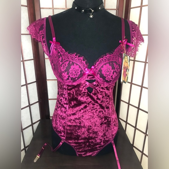 NWT Maroon Lace Lingerie with garter straps - Size Medium - Picture 8 of 16